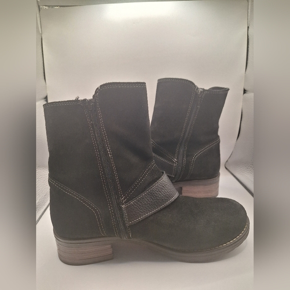 Taos Women’s Black Suede Ankle Boots with Strap Detail – Size 9 - Picture 3 of 8